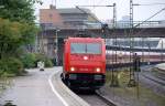 Nochmal etwas nher dran....185 605-3 mit dem  Suferzug ....26.9.10