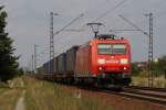 185 167-4 mit einem Containerzug in Wiesental am 04.08.2010