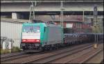 br-6186-traxx-f140ms-ms2/167194/e186-246-mit-drahtrollenzug-in-richtung E186 246 mit Drahtrollenzug in Richtung Sden am 04.11.11 in Hamburg Harburg