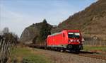 187 111 mit gemischtem Güterzug in Richtung Süden am 14.03.17 in Leutesdorf
