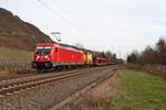 187 113 mit gemischtem Güterzug in Richtung Norden am 14.03.17 in Leutesdorf
