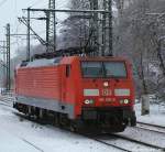 Solo fhrt 189 006-0 am 30.12.10 durch den Bhf. Hamburg-Harburg.