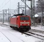 Solo rollt 189 003-7 am 30.12.10 durch den Harburger Bahnhof.
