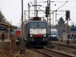 ES 64 F4-281/189 281-9 fuhr standardgem mit dem NOR-Cargo durch Schleswig. 13.3.11