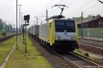 ES 64 F4 - 203 (189 203-3) Dispo im Dienst fr die ITL mit Containerzug in Rathenow in Richtung Wustermark unterwegs. 27.04.2011
