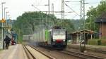 189 287 mit dem  bring Logistik  KLV kurz vor seinem Zwangshalt in Schleswig....qualm qualm....17.7.11