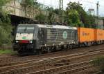 189 288-4/ES 64F4-288 vermietet an ITL rollt hier mit einem HL Containerzug durch Harburg. 19.8.11