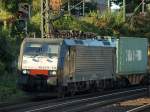 189 936-6 zog ne Menge bunter Kisten durch Harburg. 30.9.11