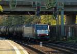189 210-8 der ITL durchfuhr Harburg mit einem ler am Haken am 15.10.2011