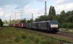 ES 64 F4-010/189 910-3 und ES 64 841/189 841-0 fahren am 28.8.11 mit einem Gz durch Unterelbe.