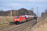 Eigentlich kommt mir die 189 057 nur mit KLV-Zgen vor die Linse.Am 27.02.2013 kam sie allerdings mit einer Sonderleistung aus Rostock-Bramow des Weges.Hier in Sildemow.
