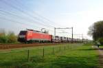 Am 3 Juni 2013 durchfahrt 189 070 mit Tunnelteilenzug 47525 Alverna.
