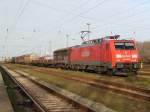 Mit ihrem Zug nach Mukran steht die 189 088 am 12.01.2007 im Rbf Rostock-Seehafen.