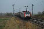 Bei miserabelen Wetterbedingungen rollt die 189 095 am 08.11.2009 durch Sildemow in Richtung Schwerin/Hamburg.