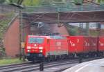 Sehr schnell wie man auf dem Bild sehen kann kam 189 013-6 mit einem K-Line/Hanjin Containerzug durch Harburg gefahren. 26.9.10