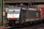 ES 64 F4-200/189 200-9 von MRCE Dispolok fhrt am 13.8.10 durch den Harburger Bhf. hindurch. Die Lok ist zurzeit vermietet an ITL.