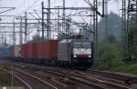 189 113-4/ES F4-113 rollte mit einem Containerzug durch HH-Harburg. 02.010.10
