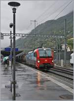 Die SBB 193 467  BRIG  mit einem Güterzug bei der Durchfahrt in Bellinzona.