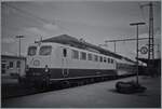 Die DB 150 108-9 wartet mit einem RSB (RegionalSchnellBahn -> damalige Bezeichnung für RE) in Aalen auf die Abfahrt mach Stuttgart. 

Analogbild vom April 1992 