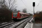 Am 06.01.12 ist in Bayern Feiertag. So verkehren die S-Bahn-Triebwagen der BR 423 auf der S2 ausschlielich in Einfachtraktion. Bei richtig typischem Winterwetter 2011/12 habe ich 423 714-5 in Poing Richtung Petershausen abgelichtet.
