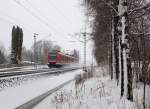 Der 17.01.16 war ein schneereicher Tag. 423 244-2 als S2 nach Petershausen wurde bei Schneetreiben am Rande Poings fotografiert.