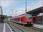 Der DB 425 813-3 wartet in Friedrichshafen Stadt auf die Abfahrt als RB nach Kessbronn.

8. Juli 2026