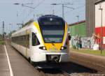 ET 7.01 der eurobahn fhrt am 4.6.11 als RE 3 nach Hamm (Westf) in den Bhf. Kamen ein.