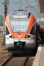 VIAS Stadler Flirt 403(428 137-4/828 337-6/828 237-8/428 637-3)als SE10 nach Frankfurt(M)Hbf beim Halt im Hbf Koblenz. 12.09.2013