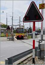 Der TRAVYS Be 4/8 004 wartet in Chavornay auf die Abfahrt Orbe.