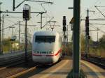 401 014-6/514-5  Friedrichshafen  auf dem Weg nach Leipzig hier bei der Einfahrt in Neumnster. 21.4.11