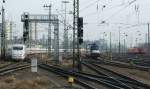 Bahnhofsvorfeld von Stuttgart HBf mit einen einfahrenden ICE am 17.03.2010