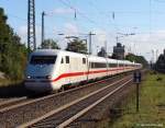 Ein ICE 1 rauscht am 4.9.10 durch den Tostedter Bahnhof gen Bremen.