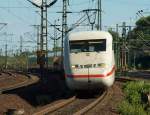 402 033-5/808 033-5 als ICE 882 von Mnchen nach Hamburg kurz vor der Einfahrt in HH-Harburg. 03.06.11