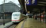 402 016-0 als ICE nach Mnchen steht abfahrbereit im Bremer Hbf. 03.12.11