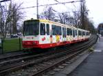 Ein Stadtbahnwagen B der Dortmunder Stadtwerke ist am 3. April 2008 auf dem Remydamm unterwegs.