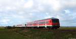 Der RE6 (RE 11027) nach Hamburg-Altona konnte am 15.04.17 bei Morsum aufgenommen werden.