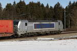 383 406 auf dem Weg nach Salzburg am 27. Januar 2022 bei Grabensttt.