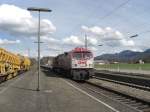 Lok  330092  der Osthannoverschen Eisenbahn AG (OHE) durchfhrt soeben den Bahnhof von bersee am Chiemsee.