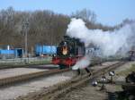 Beschmckt mit einem Osterhasen an der Rauchkammertr fuhr 99 4801,am 06.April 2012,in Putbus an den Ostersonderzug.