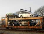 Wagen 5 des Zugunfalls(1), Laaes 556 Einheit mit ramponierten Fahrzeugen, dieser Teil war entgleist, Padborg 02.12.2013