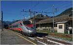 Der FS Trenitalia ETR 610 003 verlässt als EC 50 von Milano nach Basel SBB unterwegs den Bahnhof Domodossola.

25. Juni 2022