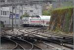 F�r den Versp�tungsfall steht in Schaffhausen eine Db 147 mit einem IC bereit.