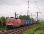 Eigene Bilder/107914/1116-256-7-fuhr-mit-einem-langen 1116 256-7 fuhr mit einem langen Containerzug durch Hannover-Ahlten am 12.8