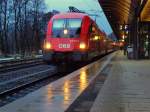 1016 012-5 zog den IC Knigsee weiter zum Endbahnhof Hamburg-Altona aus dem Bahnhof Hamburg-Dammtor. Am 27.3