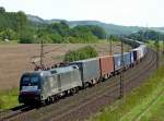 182 571 von boxxpress mit Containerzug am 20.0810 bei Harrbach