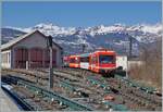Der SNCF Z 855 hat sein Ziel Saint Gervais les Bains le Fayet erreicht und wird nun  weggestellt, was die Möglichkeit bietet ein Bild des Zuges mit den verschneiten Alpen im Hintergrund zu