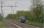 Der SNCF Schmalspur Dieseltriebwagen X 74503 ist als TER 61285 von Salbris nach Valençay unterwegs und verlässt nach einem recht langen Halt von neun Minuten den Bahnhof von Gièvres.