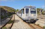 Neben dem Z�ge Grands Lignes verkehren um Bastia, Ajaccio und zwischen Lisula Rossa / Ile Rousse und Calvi auch Regionalz�ge. Ein solcher ist hier zu sehen: Der aus einem Dieseltriebwagen der Serie X 97050 und einem Steuerwagen XR 9700 gebildete Regi ...