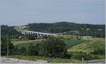 Ein SNCF Euroduplex ist als TGV 9880 von Luxembourg nach Montpellier unterwegs und erreicht das 813 Meter lange Viaduc de la Savoureuse.