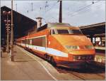 TGV in seiner orange Ursprungslackierung in Lyon Perrache 9. April 1982.
Gescannts Bild.
